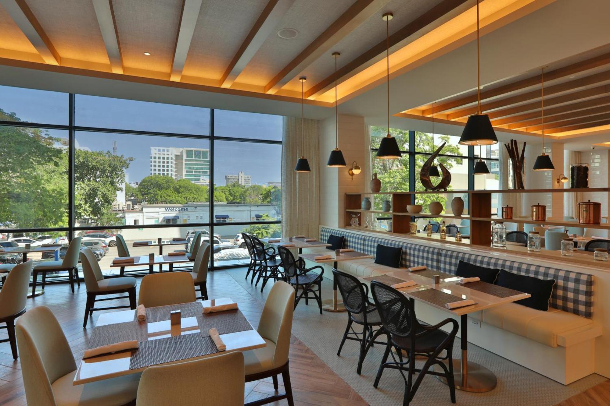 Hotel Courtyard By Marriott Santo Domingo Piantini Zewnętrze zdjęcie